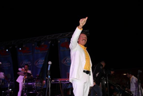 ¡Univisión Arizona sí cumple con su gente! Después de la tormenta, vino un súper concierto con El Dasa y la Arrolladora Banda Limón. Miles de personas bailaron, cantaron y además compartieron con el talento de radio y televisión de Univisión Arizona.