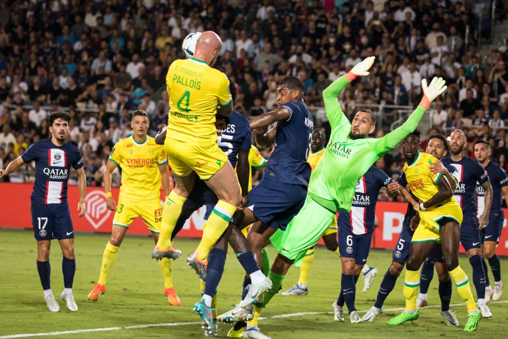 El Paris Saint-Germain venció hoy al Nantes (4-0) por la final de la Supercopa de Francia, con goles de Messi, Neymar (2) y Sergio Ramos y en lo que marcó el primer partido de Christopher Galtier como entrenador del equipo de la capital.