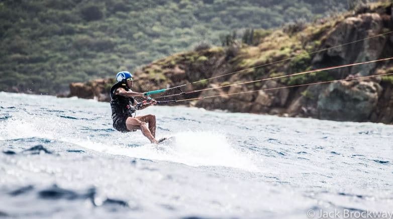 El expresidente finalmente ganó la competición y consiguió hacer el doble de distancia que su 'competidor' Richard Branson.