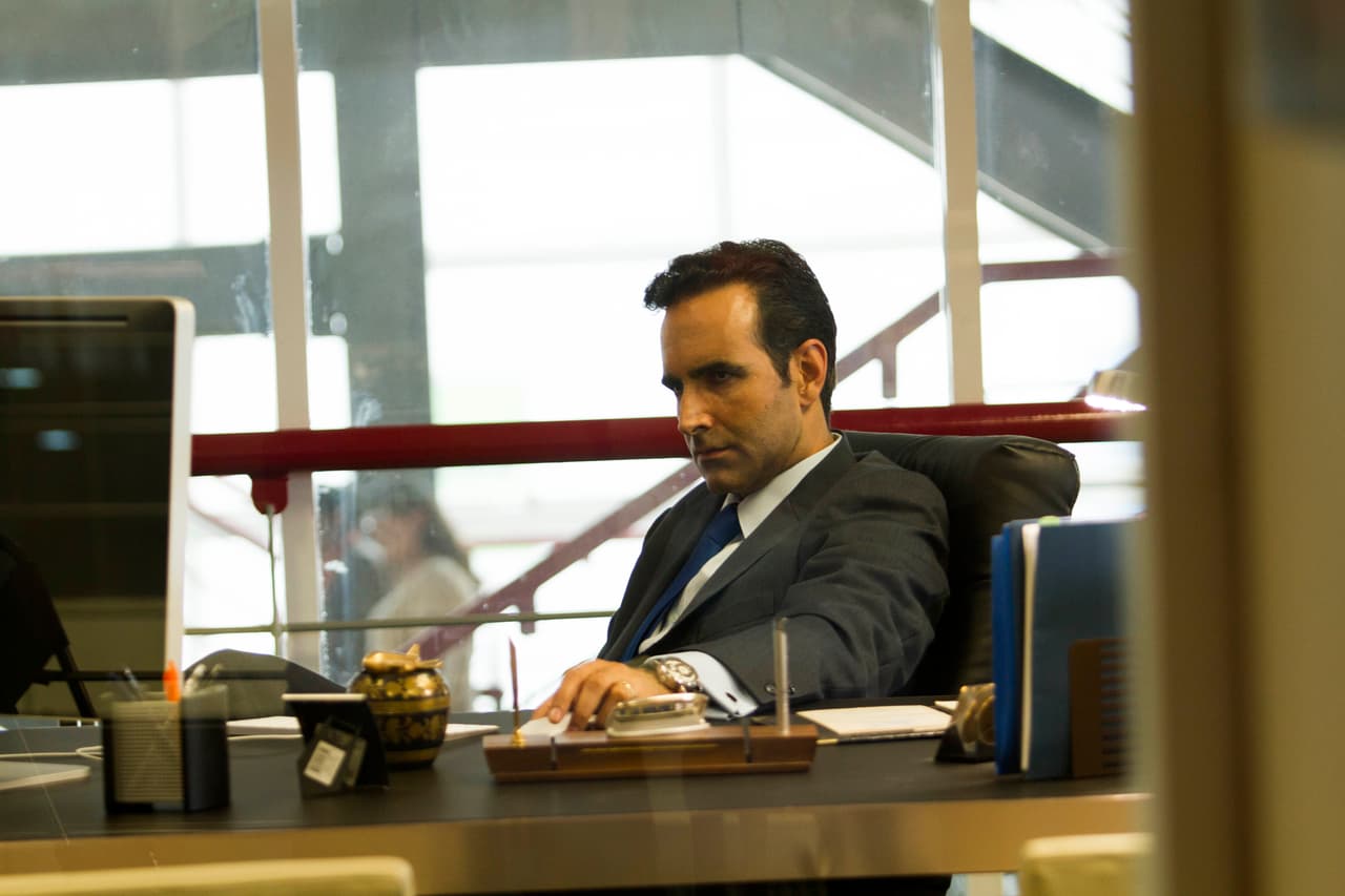 La DEA consiguió una roden de cateo contra 
<i>Centro América Air</i>, Zequi no pudo ocultar su temor ante el peligro que los turbios negocios fueran descubiertos.