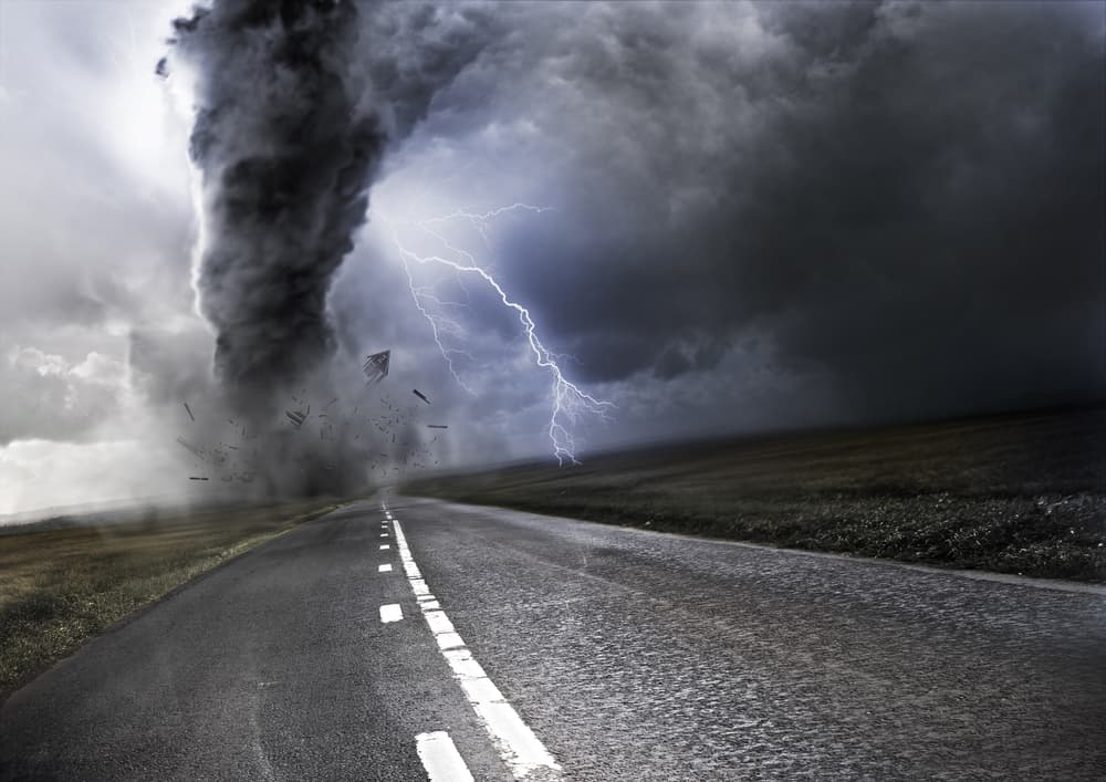 <b>SIGNOS DEL ELEMENTO AIRE (GÉMINIS, LIBRA Y ACUARIO)</b>
<br>Huracanes, tornados, fuertes ventiscas, es la manera en que la madre naturaleza usa el elemento para sacar su energía.