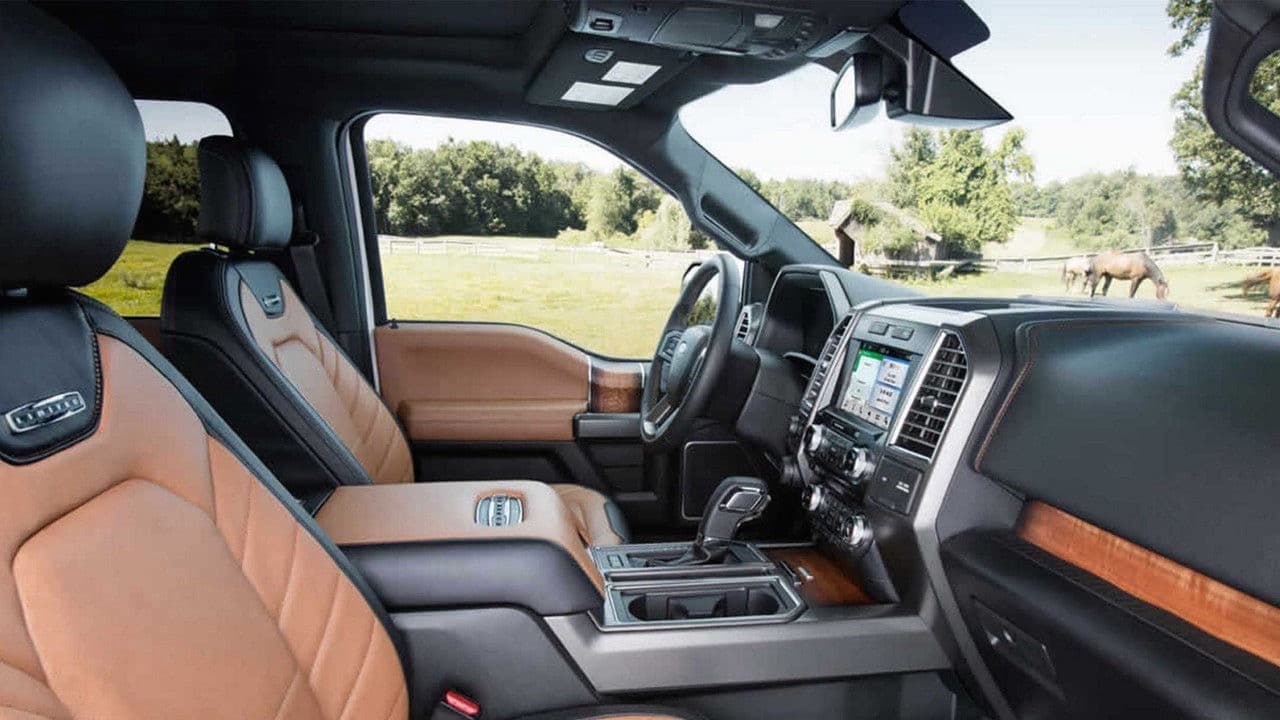 El precio inicial de la
<b>Ford F-150 Limited 2018</b> se ubicará al norte de la marca de los
<b>60,000 dólares</b> el más bajo de esta lista, pero aún así adquieres un potente motor V6 EcoBoost biturbo de 3.5 litros que genera 375 caballos de fuerza que son administrados por una nueva transmisión automática de 10 velocidades. Lo que si no vas a tener es exclusividad ya que esta es la camioneta más vendida del mundo y lo ha sido por 40 años consecutivos.
<br>
<br>La fortuna te habrá sonreído pero
<b> ahorrar dinero nunca es una mala política</b>.