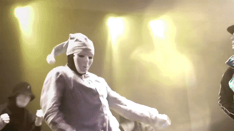 Con un show completamente nuevo lleno de gran energía que los Jabbawockeez crearon exclusivamente para 'Halloween Horror Nights', volverá a subrayar la singular marca de humor con la que pretenden transportar a los visitantes hacia una alucinante escena de danza desafiando la gravedad, con ayuda de efectos especiales y música que elevará los sentidos de todo los asistentes.