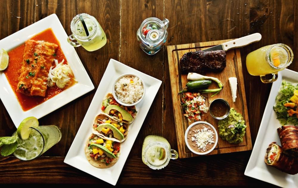 <b><a href="http://lasantanc.com/">Número 2: La Santa Modern Mexican Food (222 Glenwood Ave Ste 107 Raleigh, NC 27603)</a></b>. Aseguran que ofrecen “margaritas recién hechas, hechas con jugos recién exprimidos y tequilas de buena calidad. Toda nuestra comida es fresca, nunca congelada”.