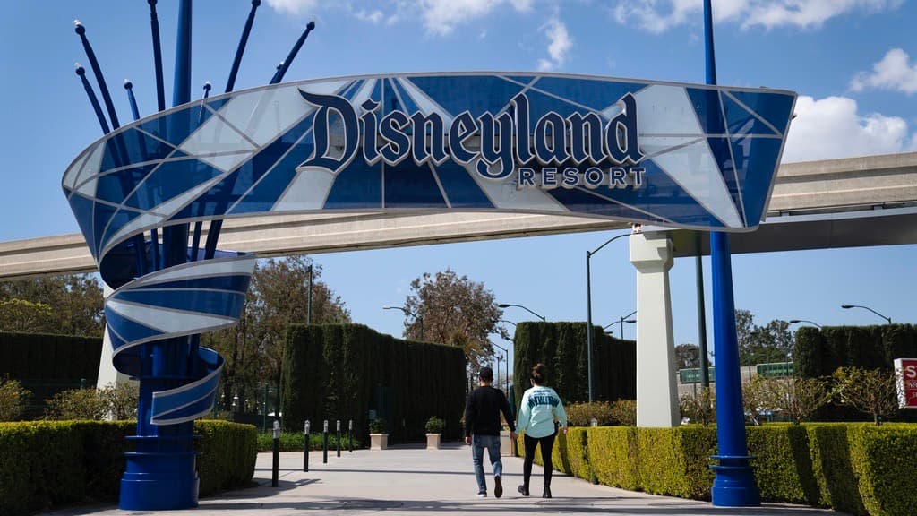 Cómo será la colosal expansión de Disneyland, la mayor del "lugar más feliz de la Tierra" en su historia  
