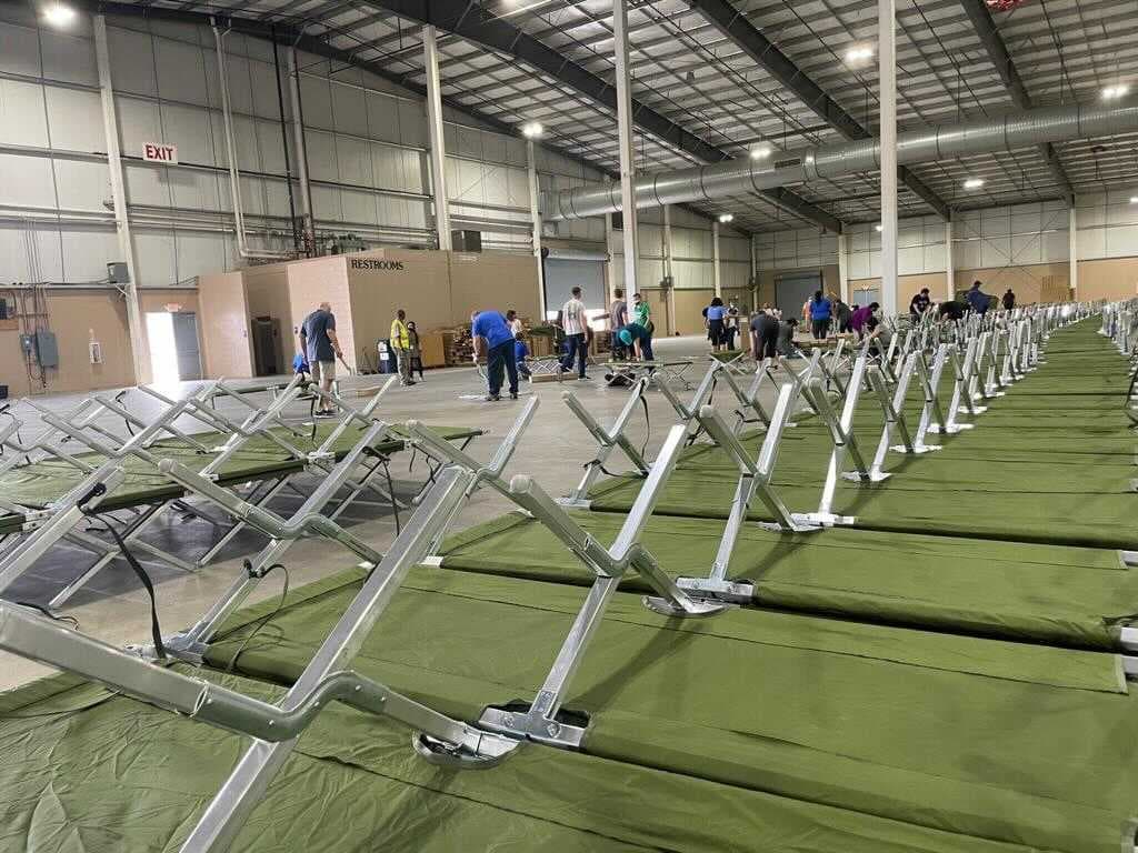 500 menores migrantes no acompañados llegan al Freeman Coliseum