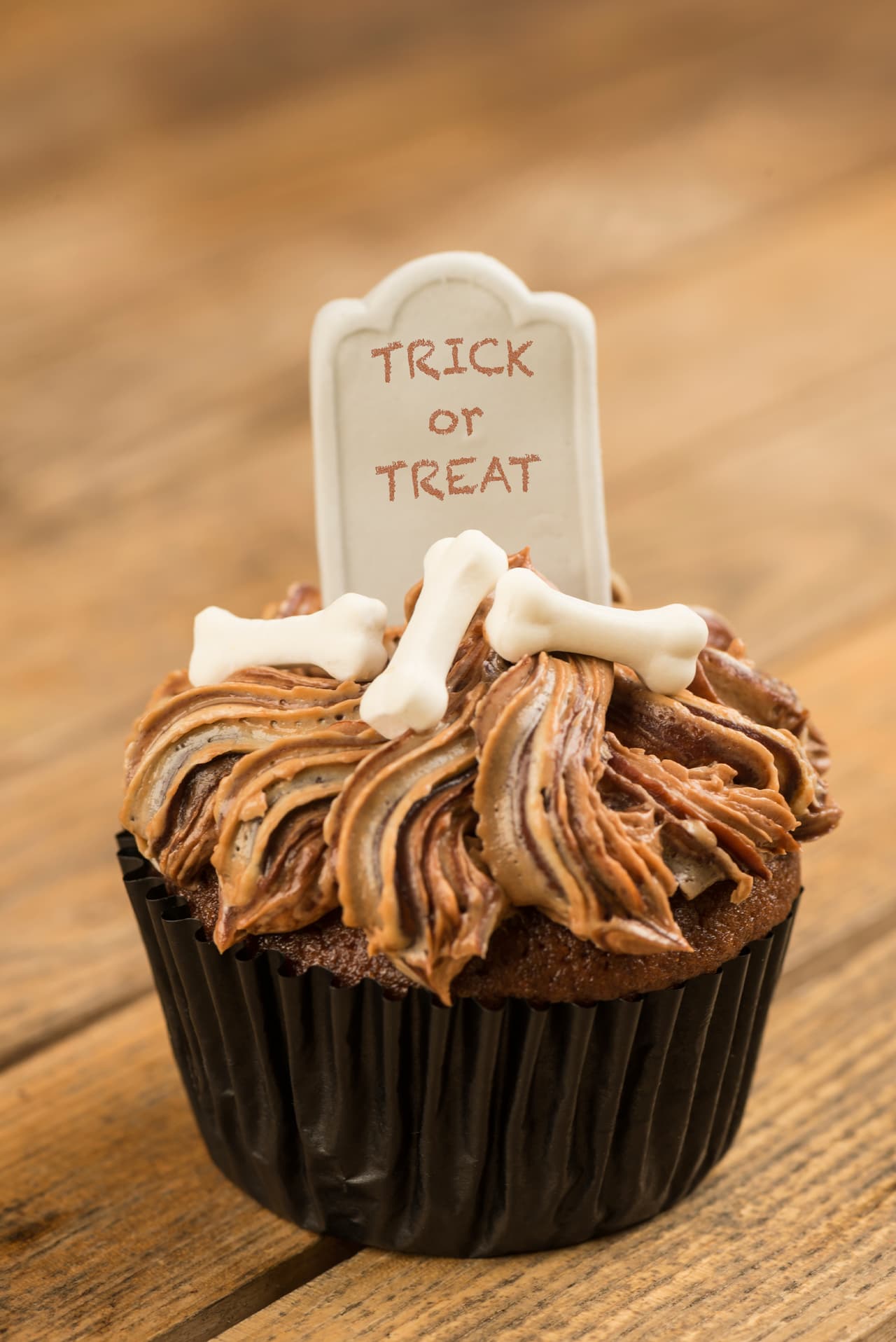 Estos son perfectos para la noche de 'trick or treat'. Puedes hacer un frosting de chocolate o de café. Deliciosos y originales a la vez.