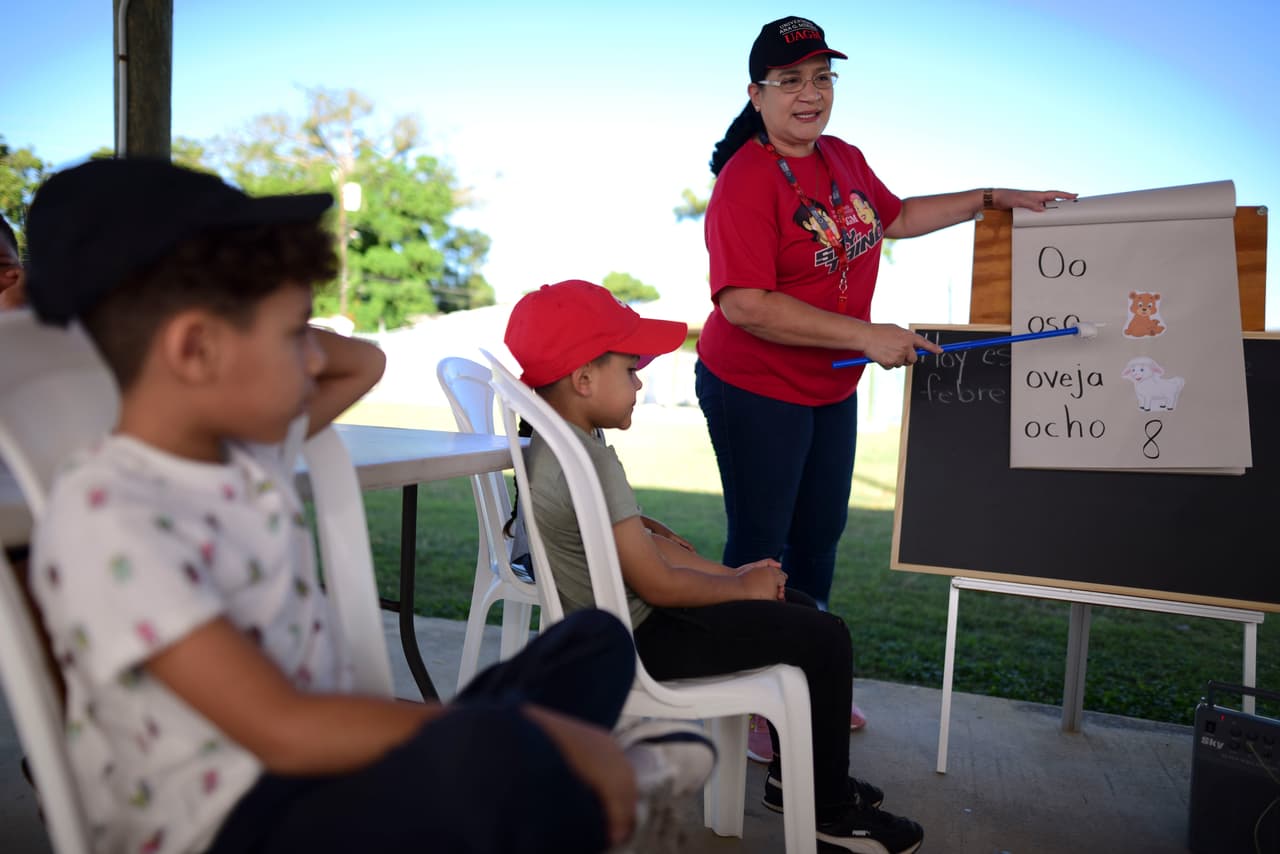 Proponen fecha para inicio de curso para estudiantes, mientras Educación promete que no habrá más cierres de escuelas