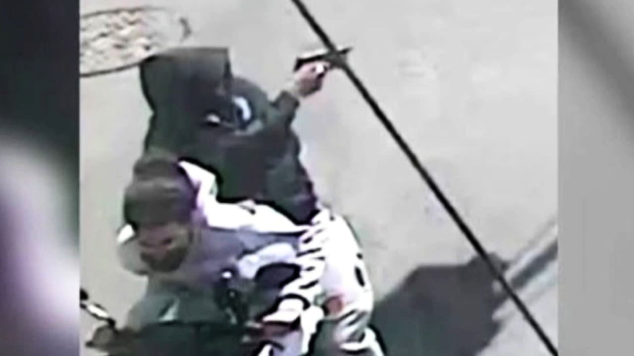 Bebé de 7 meses muere tras recibir una bala perdida en Brooklyn