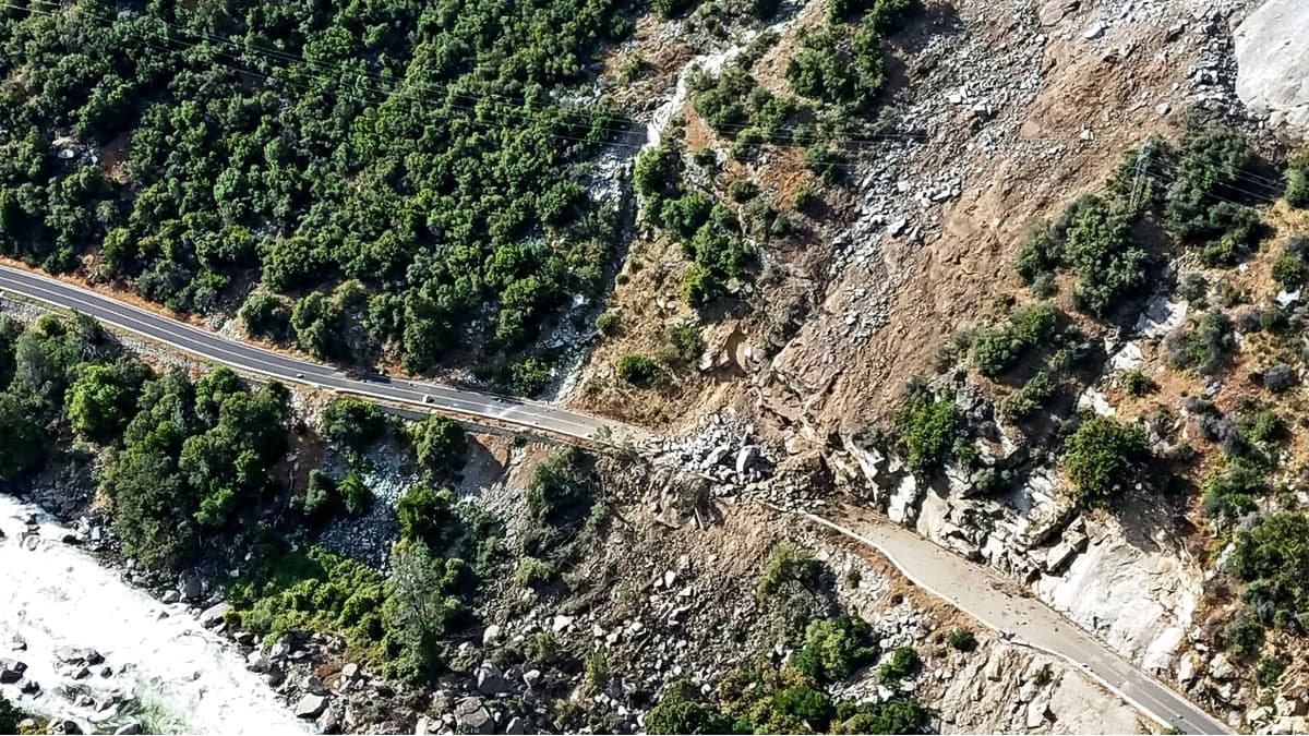 Un derrumbe de más de 4,000 toneladas de roca bloquea un acceso al parque Yosemite