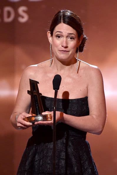 Después de que Gillian se llevara el premio y dedicara unas palabras, llegó el primer momento musical de la gala.