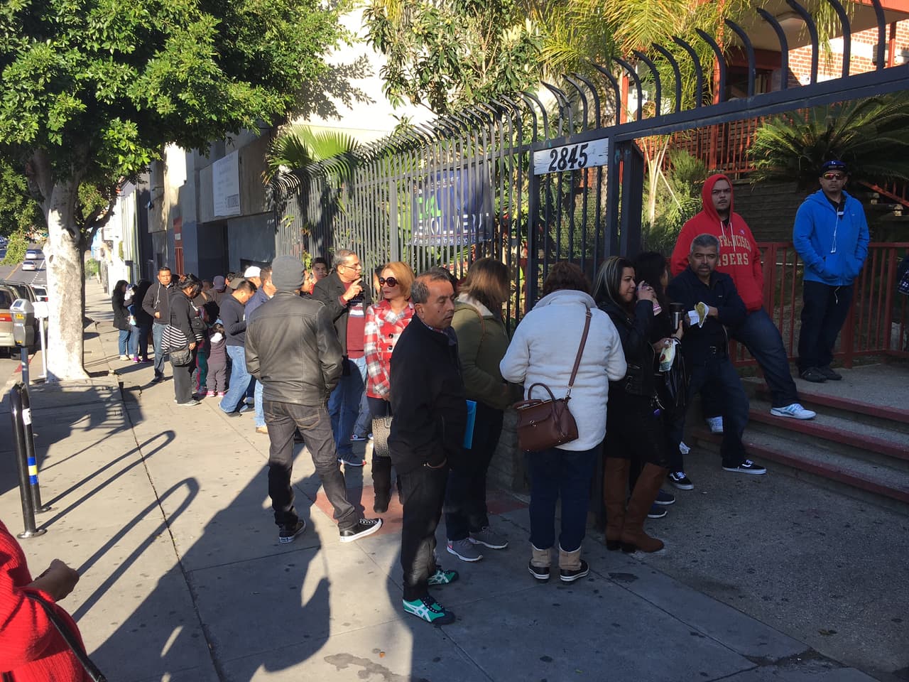 “Esto yo nunca lo había visto”, expresó Tessie Borden, vocera de CARECEN, sobre el gran volumen de solicitudes de servicios que la organización ha registrado en las últimas semanas.