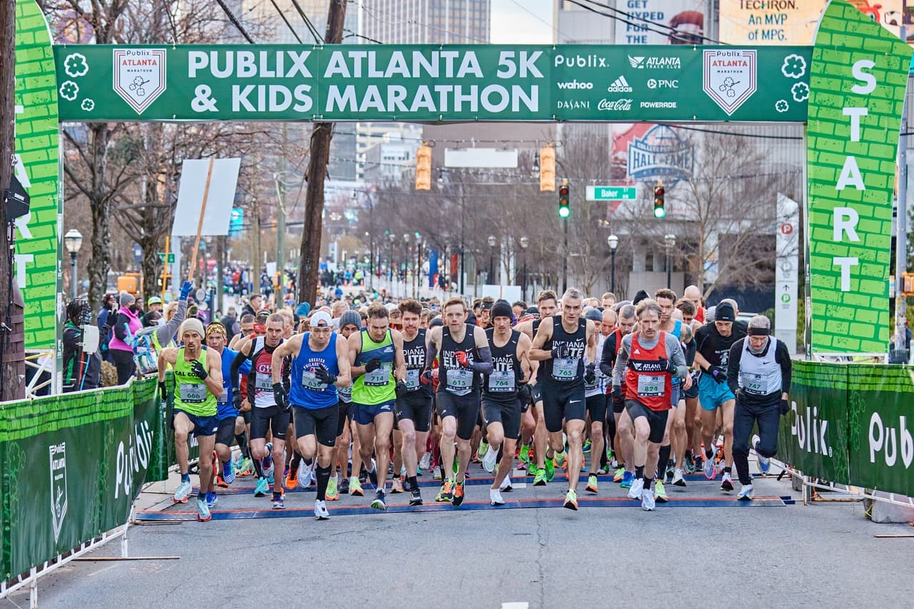 <b><a href="https://www.atlantatrackclub.org/2023-publix-atlanta-marathon-weekend">Publix Atlanta Marathon, Half Marathon & 5K (25 Y 26 de febrero)</a></b>. Serie de carreras anuales con recorridos de maratón, medio maratón y 5 km por el centro de Atlanta. Líneas de salida y meta en el Centennial Olympic Park.