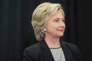 Departamento de Justicia dice que Clinton tenía derecho de borrar correos electrónicos