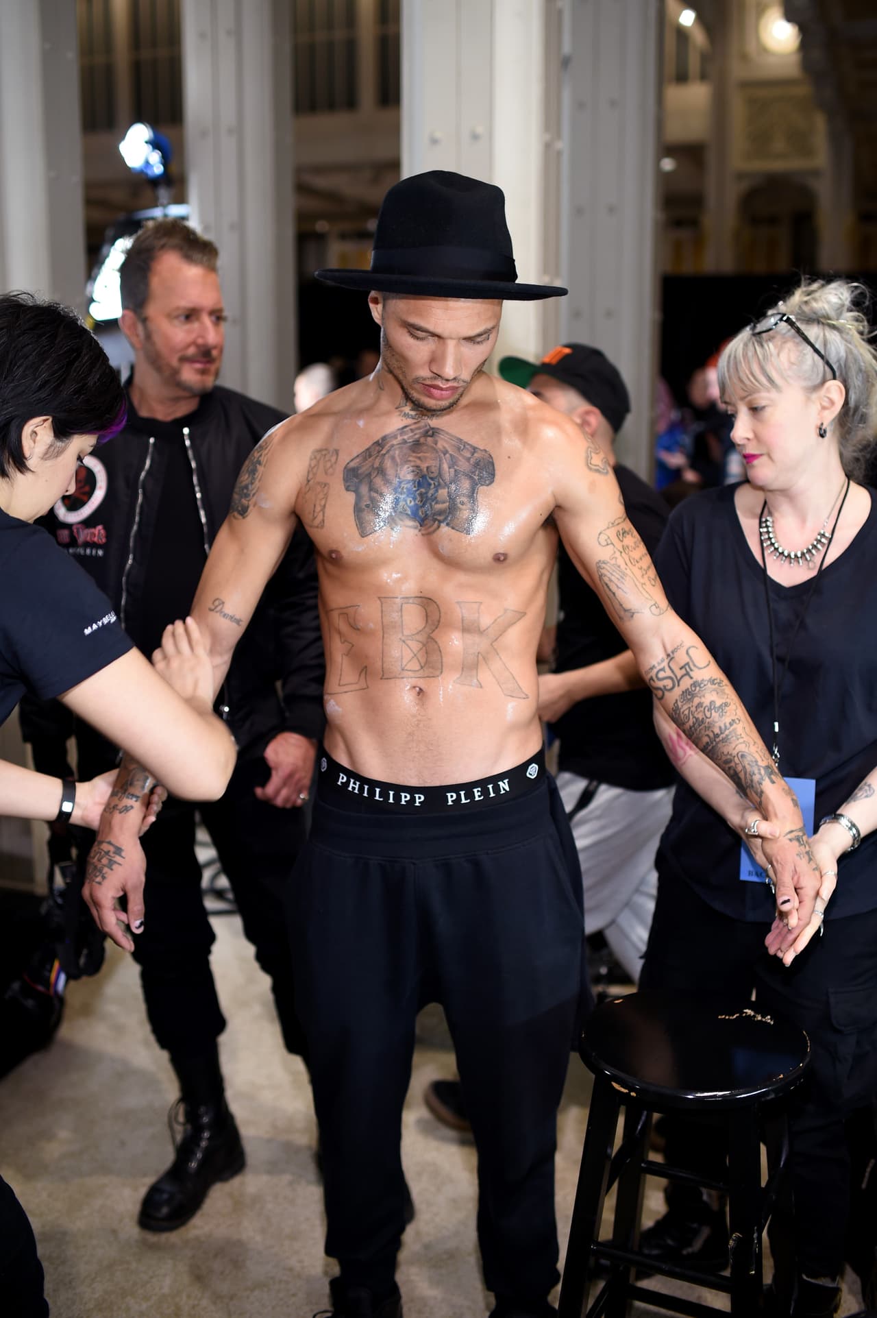 Meeks modeló en el desfile del diseñador alemán Phillipp Plein.