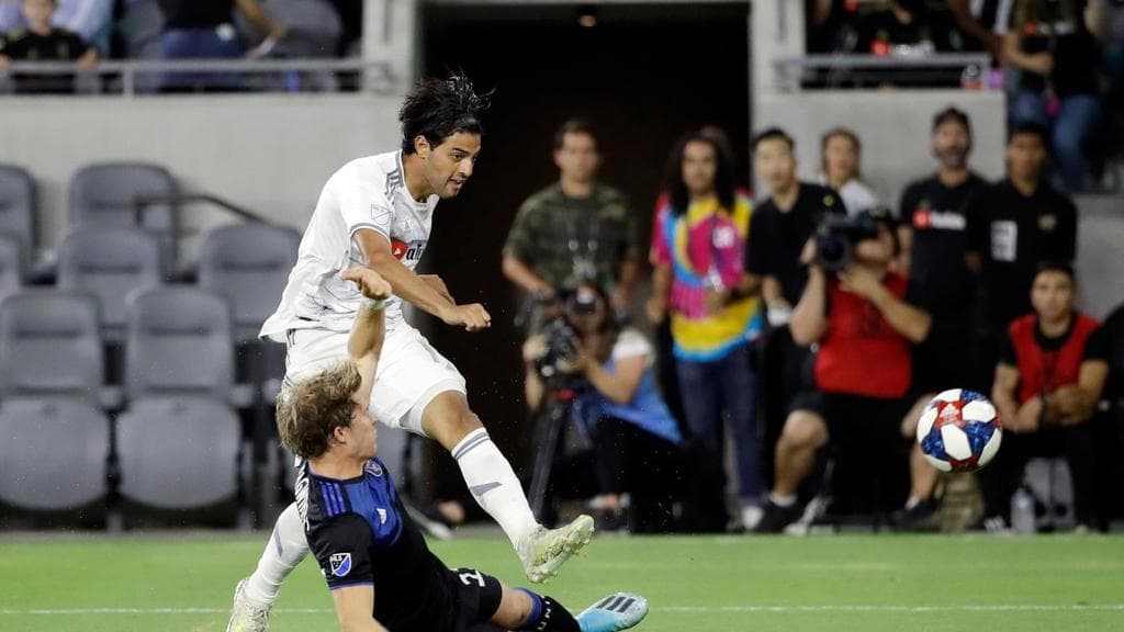 ¡Una locura total! Vela 'goleó' también en las redes sociales