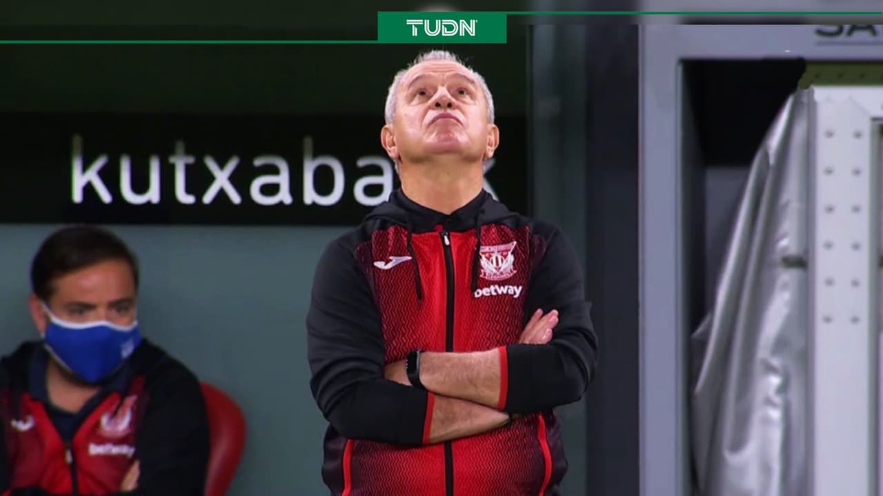 Javier Aguirre se autonmbra "un creyente del VAR" tras triunfo