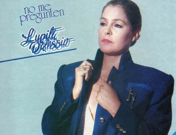 Así lucía en las portada de sus discos en la década de los ochenta y los noventa.