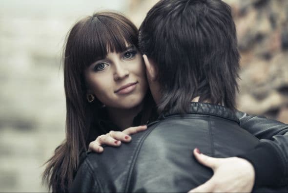 Peligros que debes evitar: Hablar demasiado. La tendencia a comentar asuntos personales con gentes que no tienen nada que ver contigo. Involucrarte en triángulos amorosos o en escenarios donde pueda surgir una interpretación equívoca de algo que estés haciendo, o diciendo. Por Profesor Zellagro.