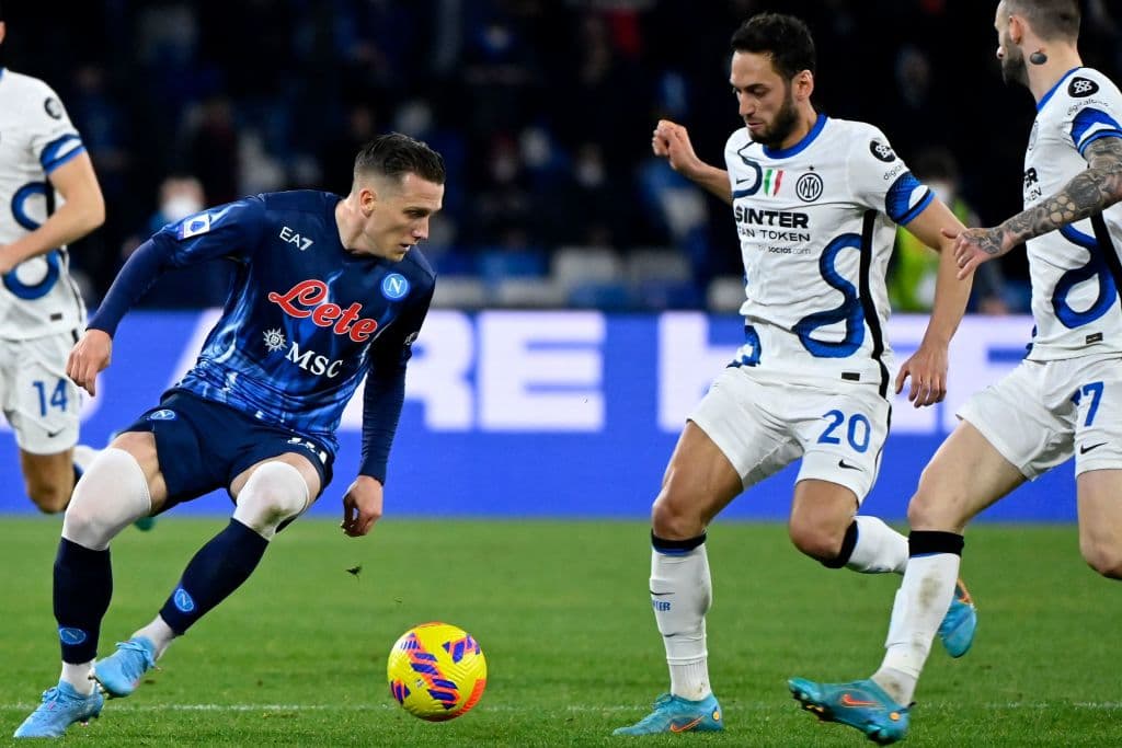 Napoli no logra aguantar la ventaja frente al Inter y terminan empatando 1-1 en el Estadio Diego Armando Maradona.