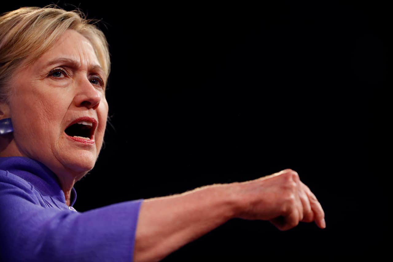 Nuevos documentos publicados por el FBI muestran el resumen de la entrevista de la candidata demócrata con agentes federales.