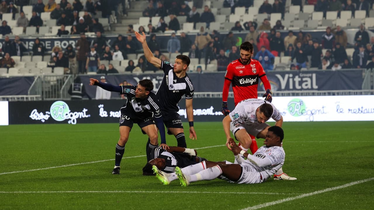 Alerta: Alberth Elis, en coma inducido por fuerte golpe en la cabeza