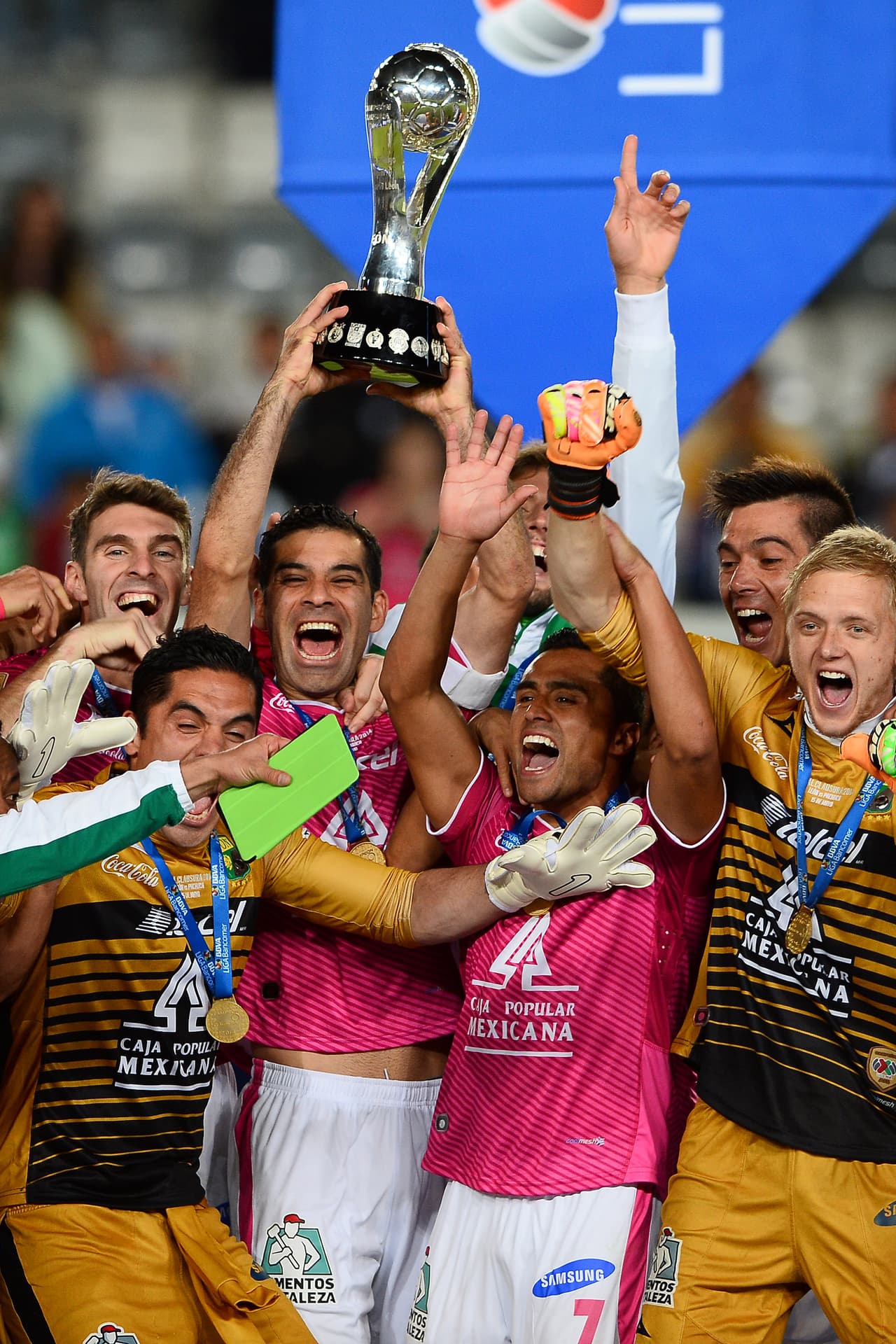 En su momento, José Luis Higuera estuvo interesado en comprar a la columna vertebral del León.