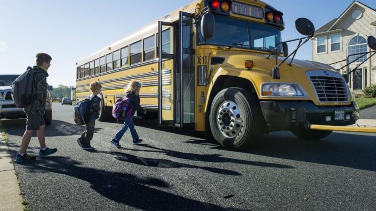 Hay escasez de conductores de autobuses escolares en el condado de Wake; 2,000 estudiantes son afectados