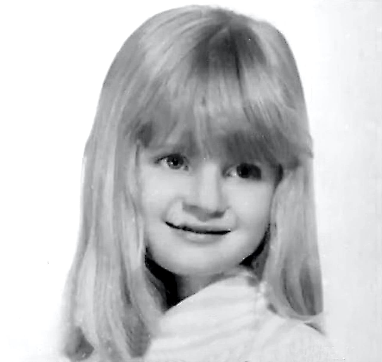 Esta famosa actriz comenzó su carrera desde que era una niña y en su juventud inició su camino en las telenovelas. Actualmente es 'la reina de TikTok'.