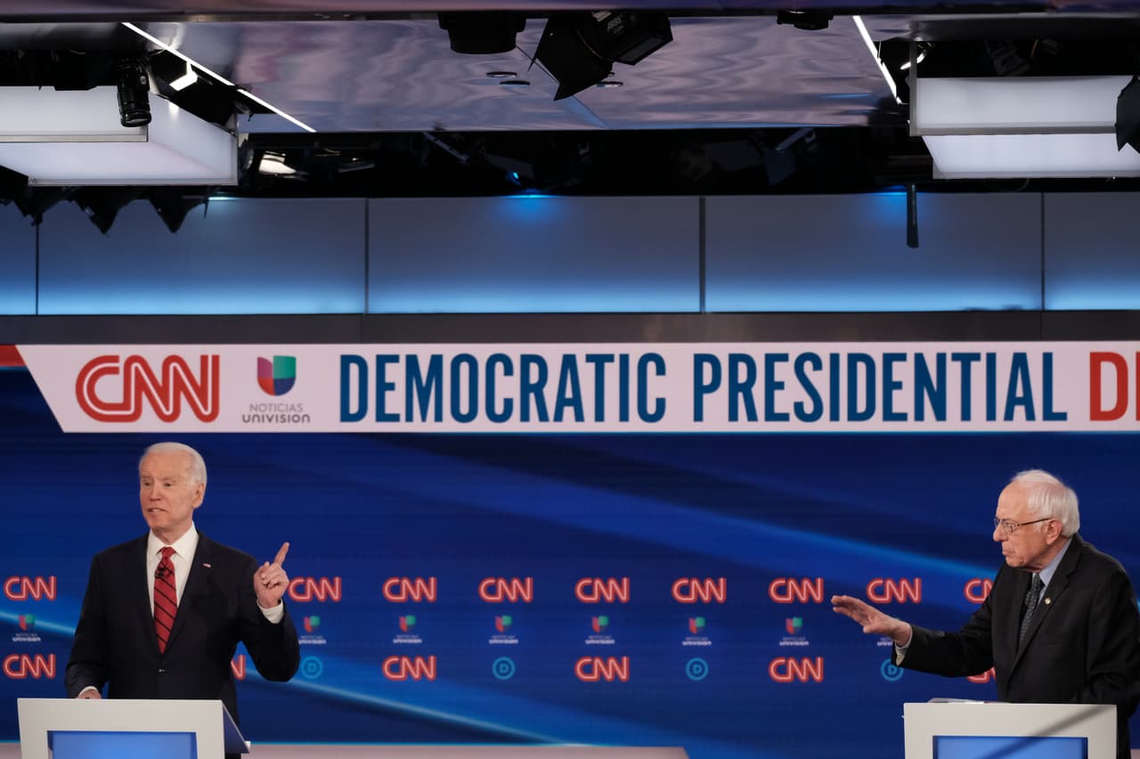 Joe Biden criticó a Bernie Sanders por hablar de una revolución que no traería beneficios inmediatos a los estadounidenses. 
<br>