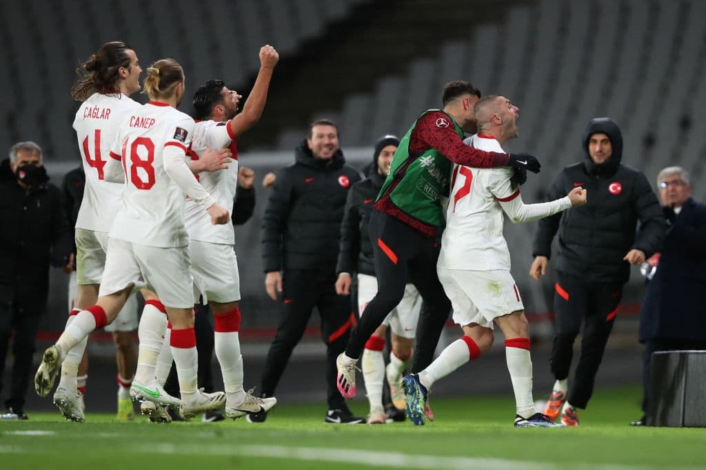 Grupo G | Turquía despachó 4-2 a Holanda.