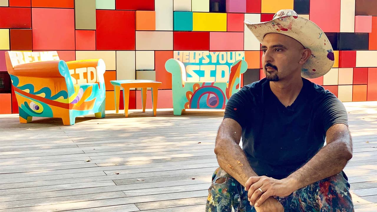 De grafitero a muralista reconocido: las obras de este artista inundan a Houston con mensajes positivos