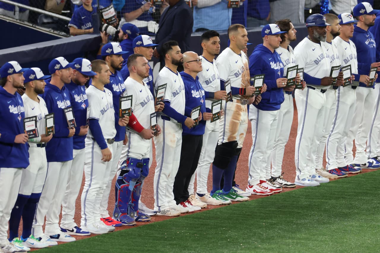 Emotiva campaña contra el cáncer en el Juego 2 de la Serie Mundial.