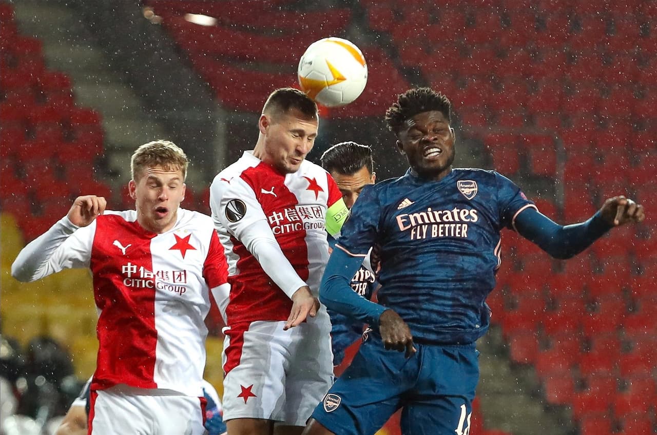 Arsenal golea al Slavia Prague 4-0 y califica a las Semifinales de la UEFA Europa League. Nicolas Pépé abrió el marcador al minuto 18 y le siguió Buyako Saka a los 24' y Alexandre Lacazette sentenció la tarde con doblete.