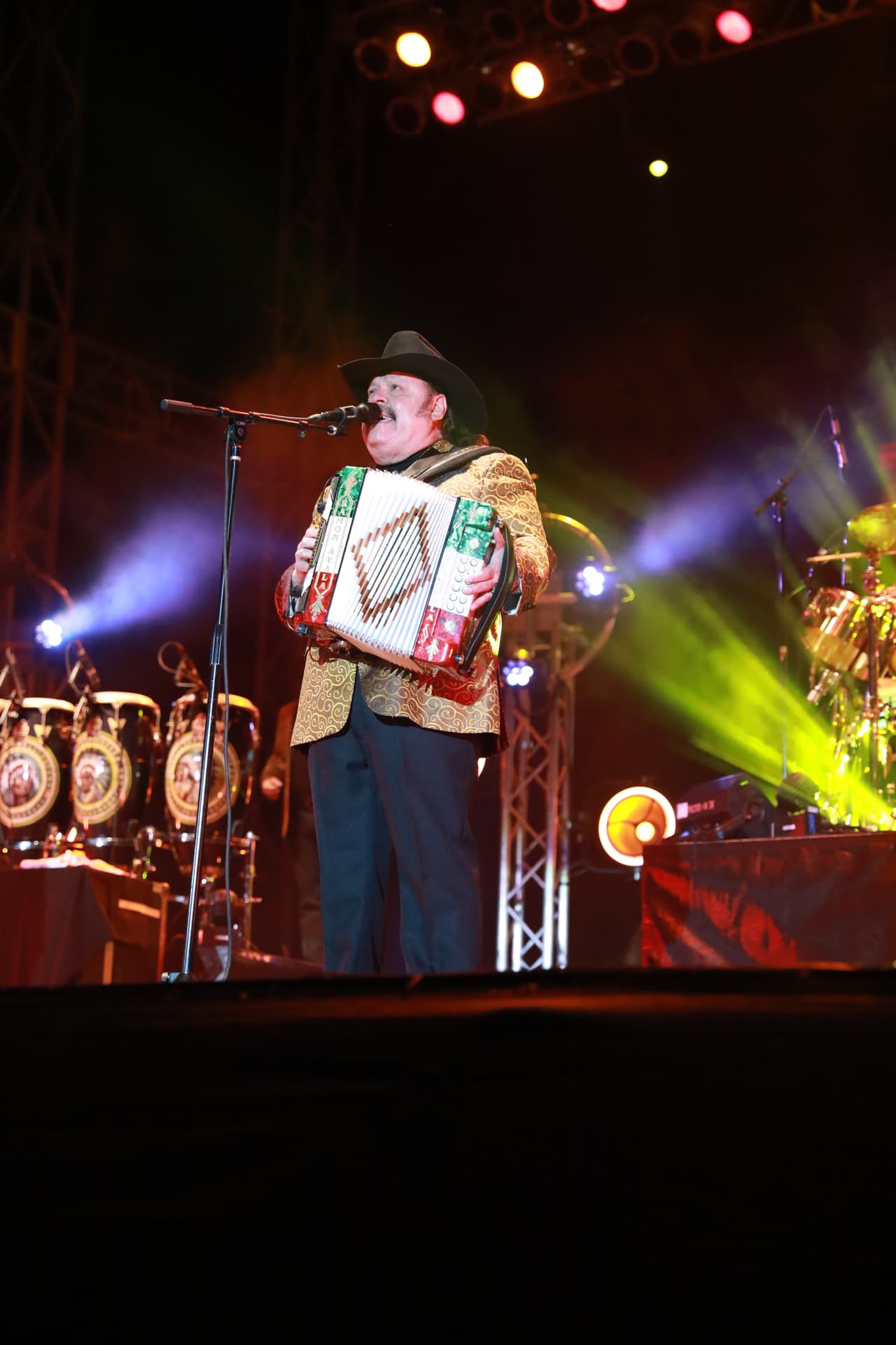 "Tragos de amargo licor...".