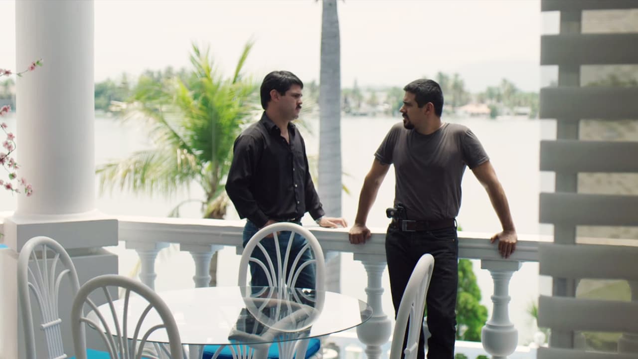 Disappointed by the weakening of ‘La Federación’, the drug lord from Sinaloa got the news that there was no trace of Arturo’s whereabouts, and ordered Toño to put more men on his trail. He also decreed new attacks against Nuevo Laredo and Ciudad Juárez.