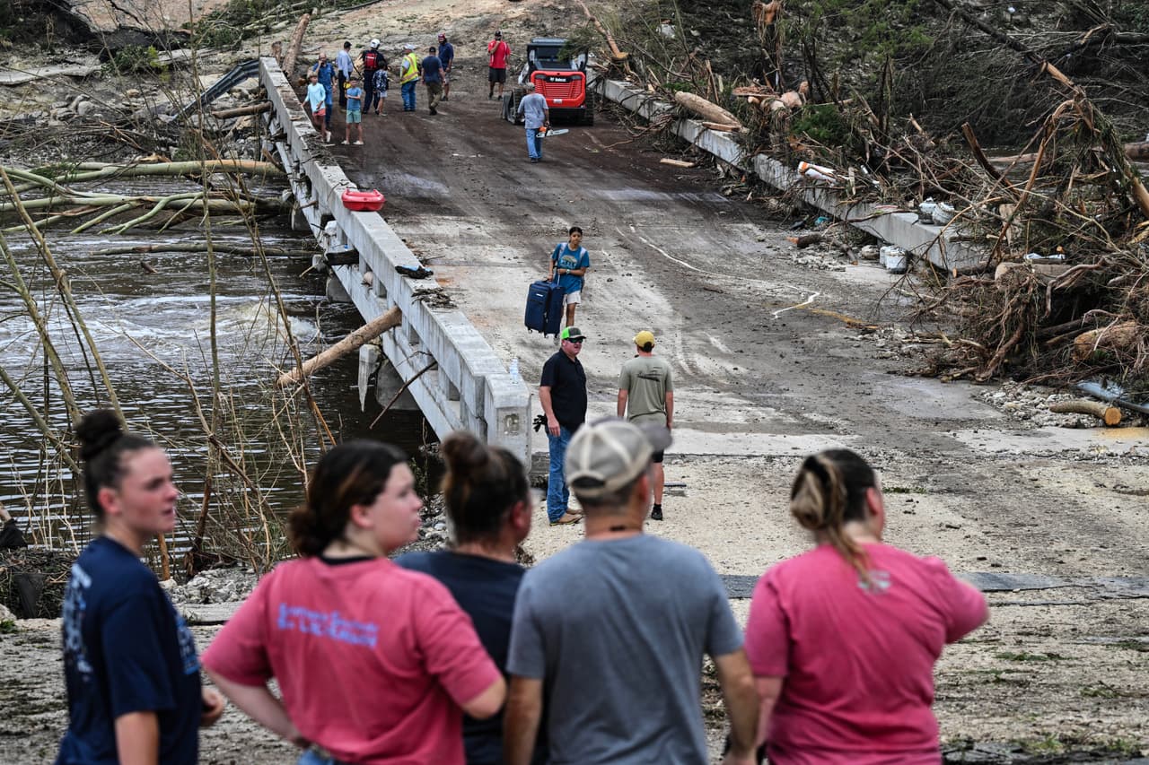 Recursos ante la inundación en Kerrville: Ayudas, refugios, donaciones y cómo buscar a una persona desaparecida