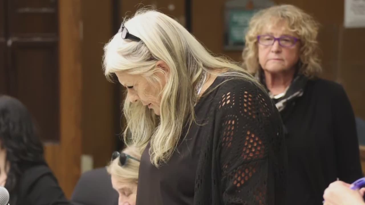 Aplazan de nuevo audiencia de mujer acusada del accidente mortal en Chatsworth: llegó en ambulancia