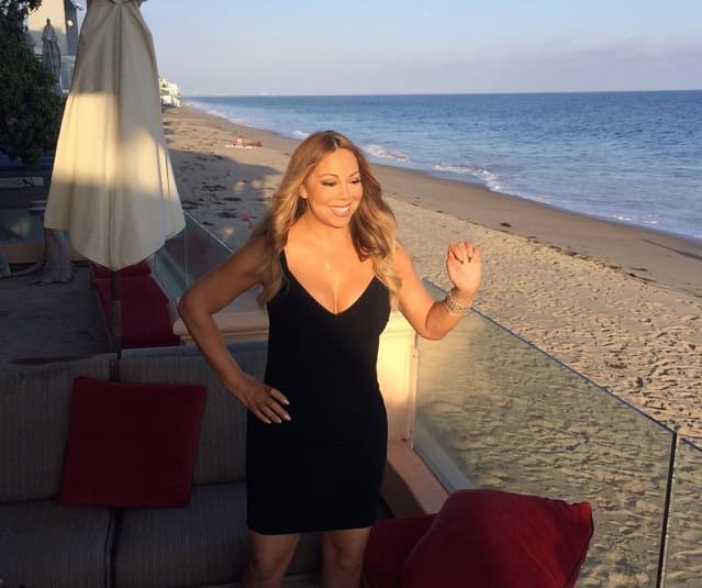 'Mimi' además ha andado viajando por el mundo... no le puede pedir nada más a la vida, pues tiene amor, mucho éxito y a además una estrella en su honor.