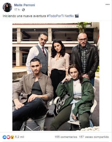 “Iniciando una nueva aventura”, escribió Maite en Facebook y Twitter. Acompañó su publicación con una fotografía junto a algunos de sus compañeros del elenco.