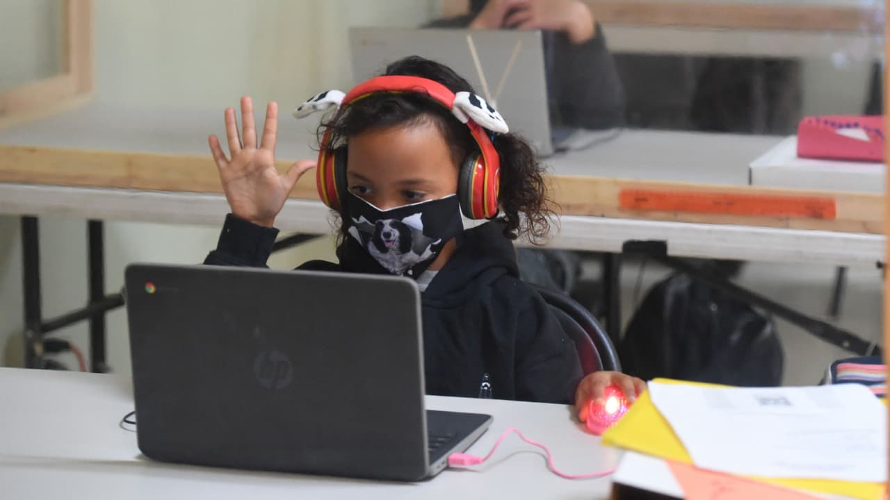 Varios padres de NYC piden clases virtuales para sus hijos ante situación por el covid-19