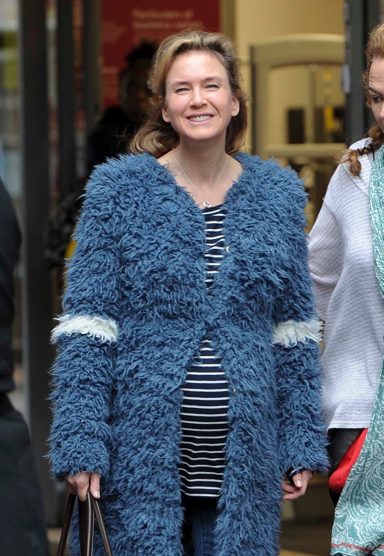 ¡Nos encantaría verla embarazada en la realidad!