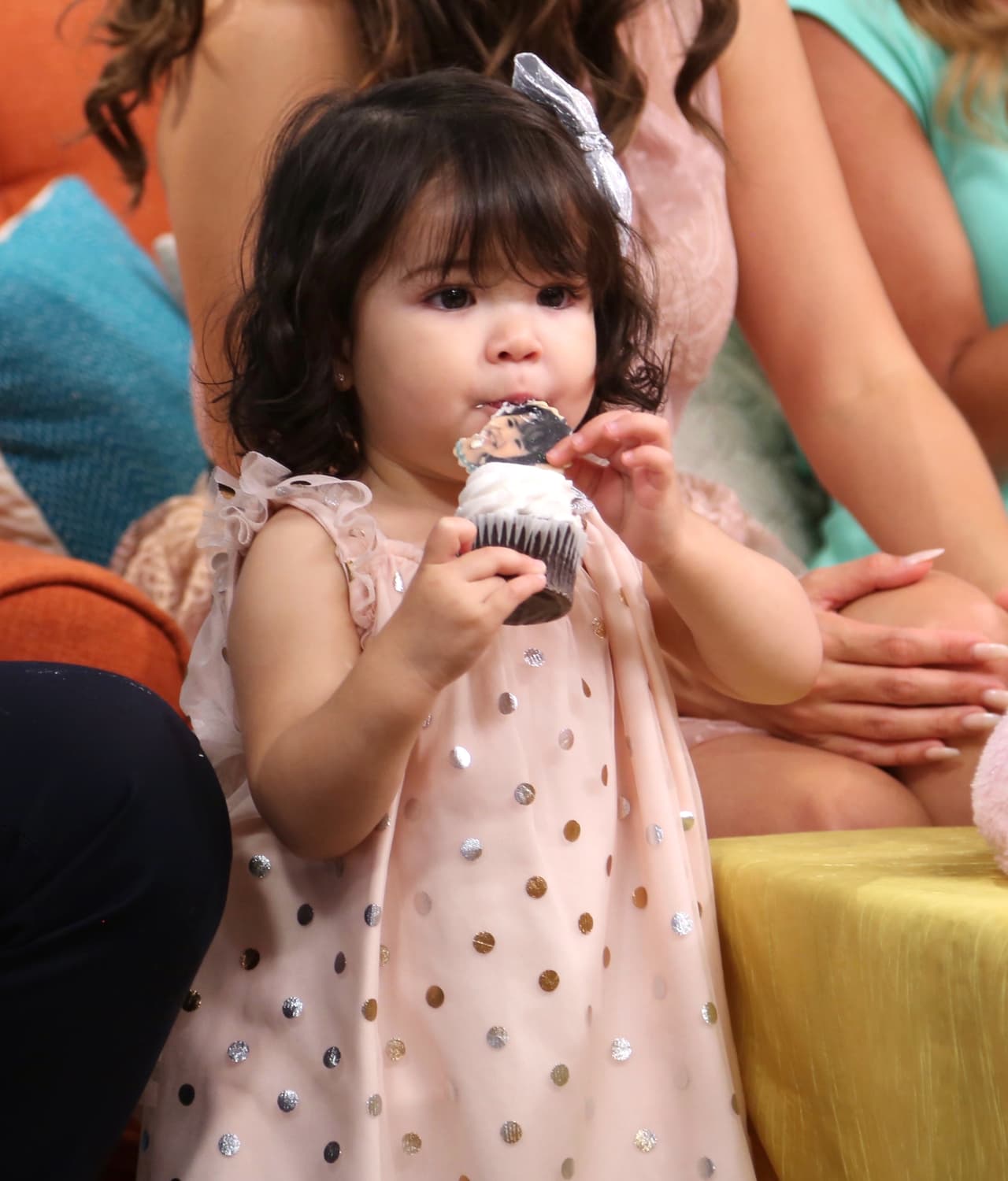 La hora del postre llegó, Giulietta se encontró con unos cupcakes deliciosos.