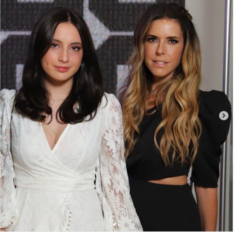 Maky y su hija Azul en su graduación