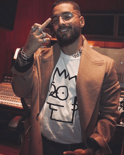 Este fin de semana, Maluma, 
<a href="https://www.univision.com/especiales/premio-lo-nuestro/lista-completa-de-nominados-de-premio-lo-nuestro-2019" target="_blank">nominado en siete categorías de Premio Lo Nuestro 2019</a>, volvió a ser noticia al revelar el nombre de su nuevo sencillo ‘HP’, y por la peculiar forma de hacerlo, con esta imagen.
<br>