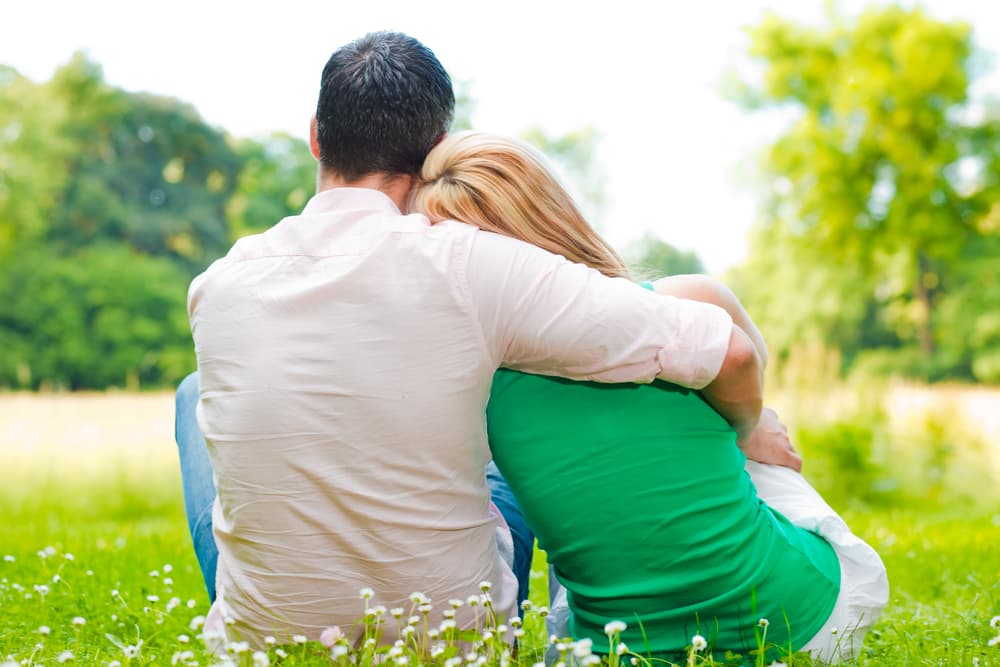 Durante al menos cinco minutos al día concéntrate en tu respiración... Estás conscientemente inhalando la energía que está fluyendo a tu alrededor, purificándote y vaciándote de todo lo desgastante.