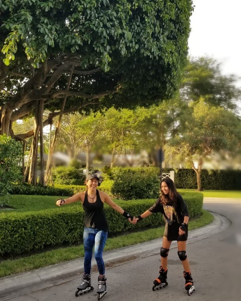 El amor entre las chicas de la familia Peraza Martínez es incondicional y, siempre, tomadas de la mano se enfrentan a los retos de la vida.