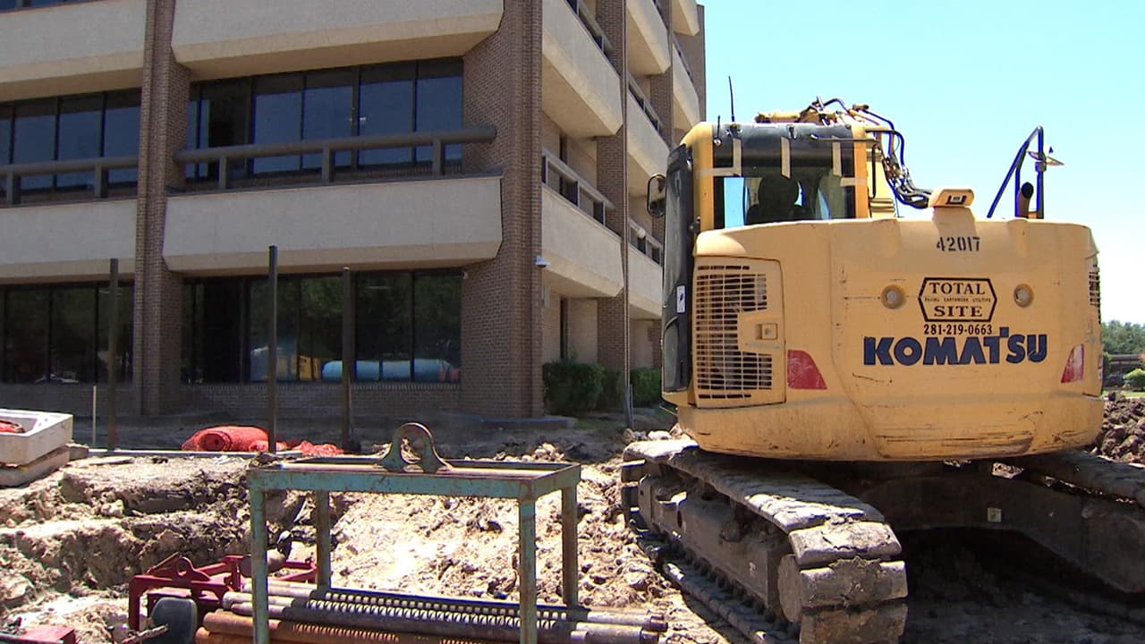 La cónsul Kerber indicó que del 17 al 21 de mayo estarán laborando en Pasadenan en el 1062 Fairmont Parkway.