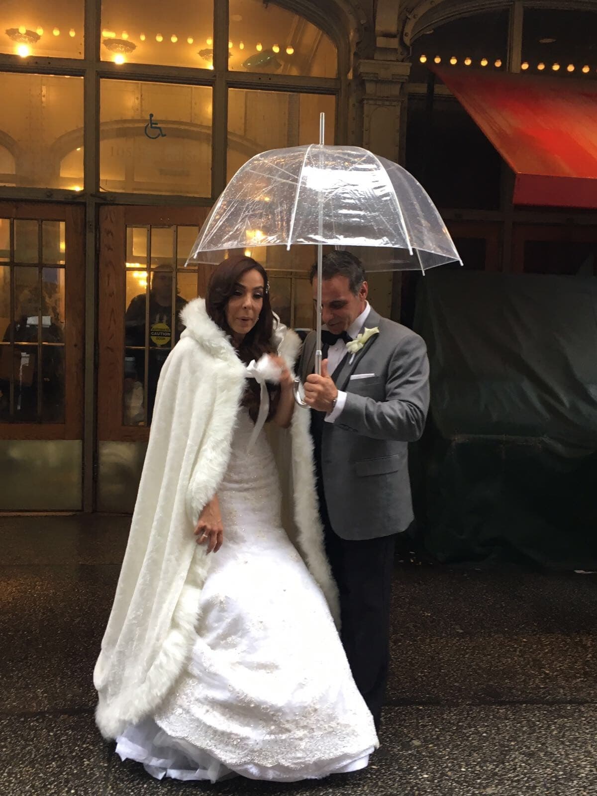 Afuera del Gran Central Station rumbo a la ceremonia.