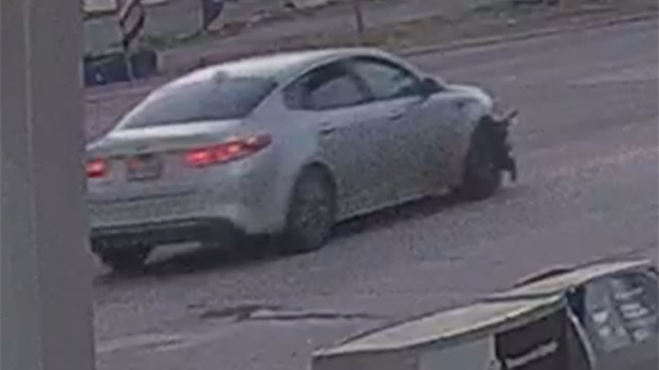 Paul Vásquez, de 8 años, murió baleado cuando estaba en su casa al este del condado Harris. La policía cree que el sospechoso conducía un Kia Optima color gris.